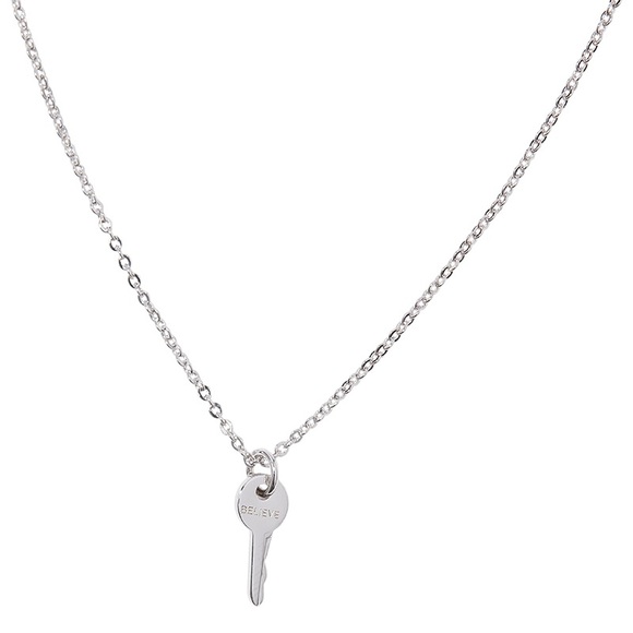 🌸 THE GIVING KEYS - Mini Key Necklace Silver🌸 - Picture 4 of 5